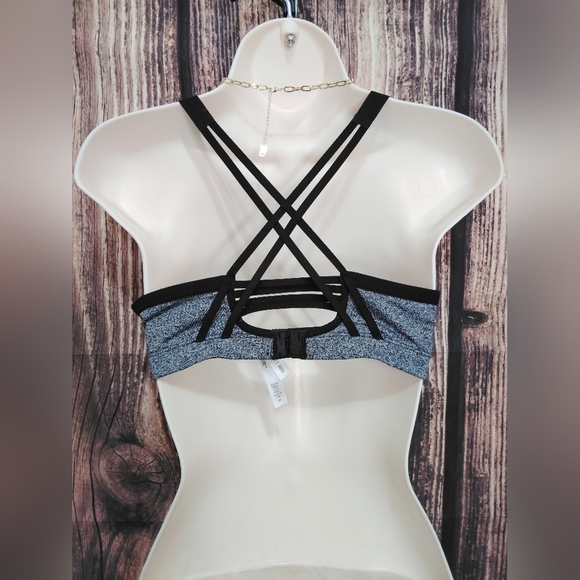 2 For 30$ Victoria Secret Sports Gray and Black Sports Bra Size 34B - Picture 4 of 6
